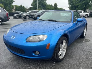 2006 Mazda MX-5 MIATA CONVERTIBLE SEULEMENT 095428 KM COMME NEUVE in St-Jean-Sur-Richelieu, Quebec - 4 - w320h240px