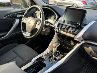 Mitsubishi ECLIPSE CROSS AWD SIEGES ET VOLANT CHAUFFANTS 2023 à St-Jean-Sur-Richelieu, Québec - 3 - w320h240px
