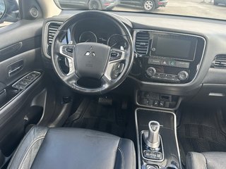 2018 Mitsubishi OUTLANDER PHEV SE TOURING AWD CUIR TOIT OUVRANT in St-Jean-Sur-Richelieu, Quebec - 3 - w320h240px
