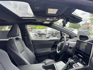Toyota BZ4X XLE CUIR NAVIGATION 2023 à St-Jean-Sur-Richelieu, Québec - 3 - w320h240px