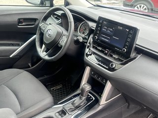2022 Toyota Corolla Cross LE TOIT OUVRANT CRUISE ADAPTATIF in St-Jean-Sur-Richelieu, Quebec - 3 - w320h240px