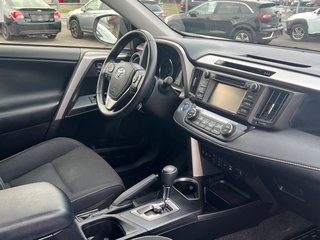 2017  RAV4 Hybrid XLE AWD Seulement 034291 KM in St-Jean-Sur-Richelieu, Quebec - 3 - w320h240px