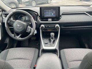 2019  RAV4 Hybrid LE AWD CRUISE ADAPT ANGLES MORTS in St-Jean-Sur-Richelieu, Quebec - 3 - w320h240px