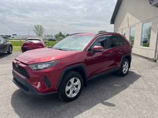 2019  RAV4 LE AWD CRUISE ADAPT ANGLES MORTS in St-Jean-Sur-Richelieu, Quebec - 5 - w320h240px