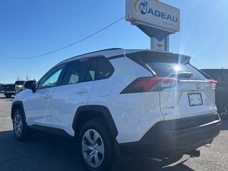 Toyota RAV4 LE AWD CRUISE ADAPTATIF 2021 à St-Jean-Sur-Richelieu, Québec - 4 - w320h240px