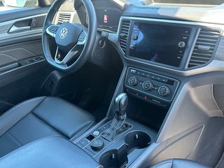 2023 Volkswagen Atlas Cross Sport Comfortline AWD CUIR in St-Jean-Sur-Richelieu, Quebec - 3 - w320h240px