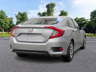 2017 Honda Berline Civic 4 portes LX in Sherbrooke, Quebec - 4 - w320h240px