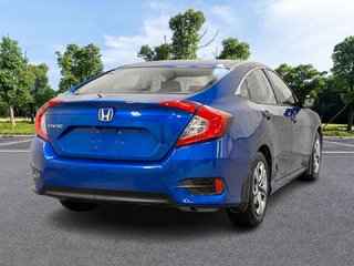 2017 Honda Berline Civic 4 portes LX in Sherbrooke, Quebec - 5 - w320h240px
