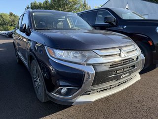 Mitsubishi Outlander SE AWD V6 3.0L 7 PASSAGERS 2018 à Québec, Québec - 2 - w320h240px