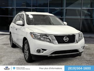 2016 Nissan Pathfinder SV/4WD in Sherbrooke, Quebec - 2 - w320h240px