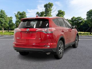 2016 Toyota RAV4 FWD LE in Sherbrooke, Quebec - 6 - w320h240px
