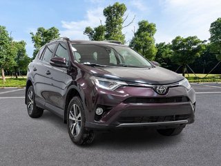 2018 Toyota RAV4 FWD XLE in Sherbrooke, Quebec - 3 - w320h240px