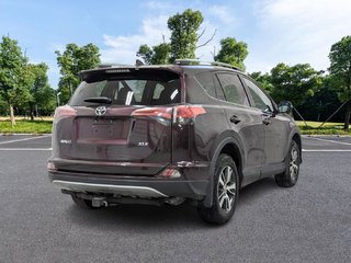 2018 Toyota RAV4 FWD XLE in Sherbrooke, Quebec - 6 - w320h240px