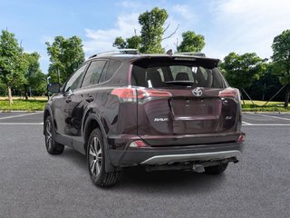 2018 Toyota RAV4 FWD XLE in Sherbrooke, Quebec - 4 - w320h240px
