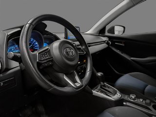 2020 Toyota Yaris Hatchback in Sherbrooke, Quebec - 6 - w320h240px