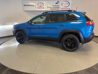 Jeep Cherokee Trailhawk Elite *TRÈS BAS KILOMÉTRAGE* 2022 à Richmond, Québec - 5 - w320h240px