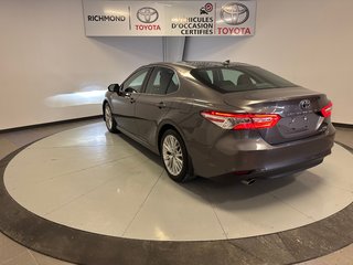 Toyota Camry XLE HYBRIDE *EN EXCELLENTE CONDITION!* 2020 à Richmond, Québec - 6 - w320h240px
