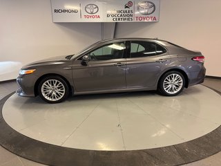 Toyota Camry XLE HYBRIDE *EN EXCELLENTE CONDITION!* 2020 à Richmond, Québec - 4 - w320h240px