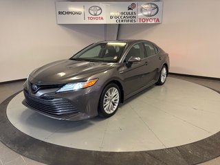 Toyota Camry XLE HYBRIDE *EN EXCELLENTE CONDITION!* 2020 à Richmond, Québec - 2 - w320h240px