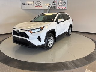 Toyota RAV4 LE AWD 2021 à Richmond, Québec - 2 - w320h240px
