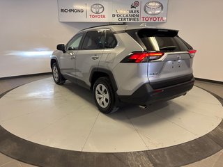 Toyota RAV4 LE FWD *TRÈS BEAU VÉHICULE* 2021 à Richmond, Québec - 6 - w320h240px