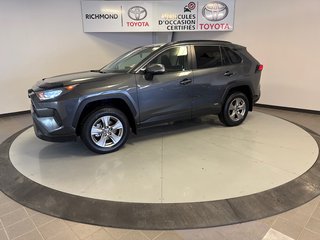2022 Toyota RAV4 Hybrid LE AWD *TRÈS BEAU VÉHICULE* in Richmond, Quebec - 3 - w320h240px