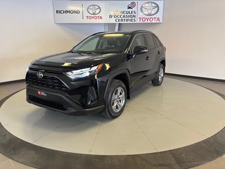 2025 Toyota RAV4 XLE AWD *RABAIS DÉMO* in Richmond, Quebec - 2 - w320h240px