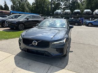 2025 Volvo S60 Plug-In Hybrid Plus Dark Theme 4 Cylinder Engine 2.0L All Wheel Drive