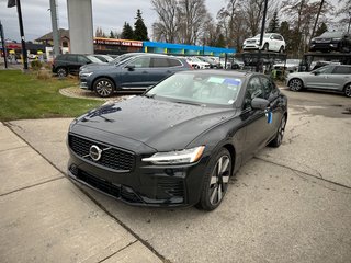 2025 Volvo S60 Plug-In Hybrid Ultra Dark Theme 4 Cylinder Engine 2.0L All Wheel Drive