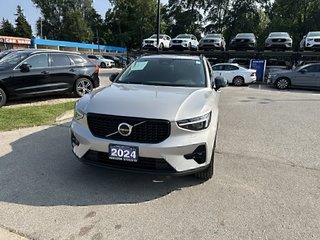 2024 Volvo XC40 Ultimate Dark Theme 4 Cylinder Engine 2.0L All Wheel Drive