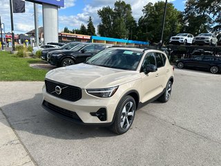 2025 Volvo XC40 Plus Dark Theme 4 Cylinder Engine 2.0L All Wheel Drive