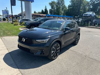 2025 Volvo XC40 Ultra Dark Theme 4 Cylinder Engine 2.0L All Wheel Drive