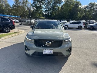 2025 Volvo XC40 Ultra Dark Theme 4 Cylinder Engine 2.0L All Wheel Drive