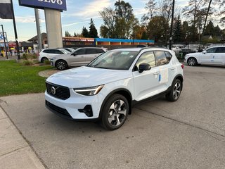 2025 Volvo XC40 Plus Dark Theme 4 Cylinder Engine 2.0L All Wheel Drive