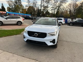 2025 Volvo XC40 Plus Dark Theme 4 Cylinder Engine 2.0L All Wheel Drive