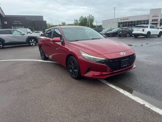 2021 Hyundai Elantra Preferred in Hawkesbury, Ontario - 4 - w320h240px