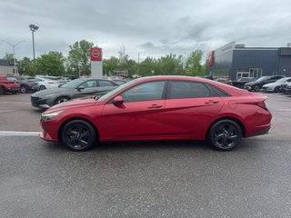 2021 Hyundai Elantra Preferred in Hawkesbury, Ontario - 2 - w320h240px