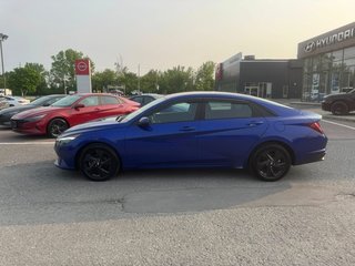 2023 Hyundai Elantra Preferred in Hawkesbury, Ontario - 2 - w320h240px