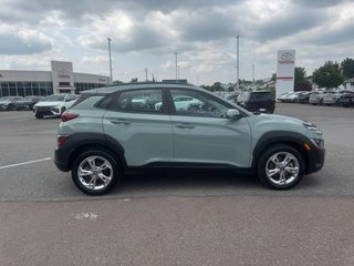 Hyundai Kona Preferred 2023 à Hawkesbury, Ontario - 4 - w320h240px