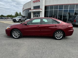 Camry XLE V6 ONE OWNER LEATHER ROOF NAVIGATION 88759KM 2017 à Hawkesbury, Ontario - 2 - w320h240px