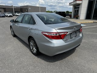Camry SE FWD 4CYL ONE OWNER LOW KM MAGS BT B-CAM 2017 à Hawkesbury, Ontario - 3 - w320h240px