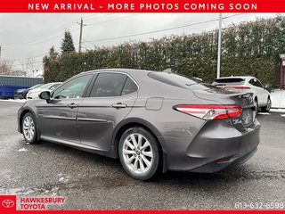 2018 Toyota Camry LE UPGRADE in Hawkesbury, Ontario - 2 - w320h240px