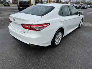 Camry LE ONE OWNER LOW KM 18038 WOW TOYOTA CERTIFIED MAG 2020 à Hawkesbury, Ontario - 4 - w320h240px