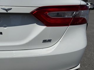2020 Toyota Camry SE in Hawkesbury, Ontario - 5 - w320h240px