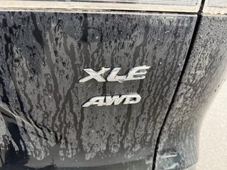 2022 Toyota COROLLA CROSS XLE in Hawkesbury, Ontario - 4 - w320h240px