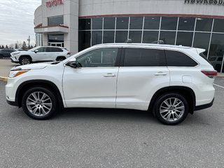 Highlander XLE AWD ROOF MAGS LEATHER NAV ONE OWNER 8 PASS 2016 à Hawkesbury, Ontario - 2 - w320h240px