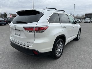 Highlander XLE AWD ROOF MAGS LEATHER NAV ONE OWNER 8 PASS 2016 à Hawkesbury, Ontario - 4 - w320h240px
