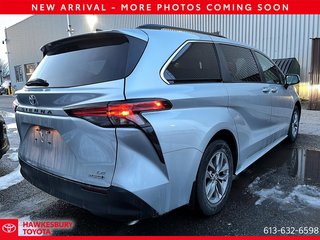 2022 Toyota Sienna in Hawkesbury, Ontario - 2 - w320h240px