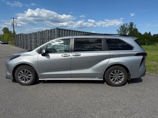 2024 Toyota Sienna FWD LE in Hawkesbury, Ontario - 6 - w320h240px