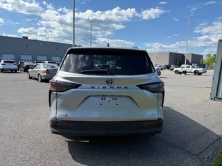 2024 Toyota Sienna FWD LE in Hawkesbury, Ontario - 4 - w320h240px